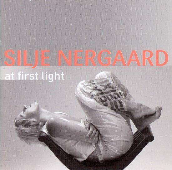 Capa do Álbum "At First Light", de Silje Nergaard