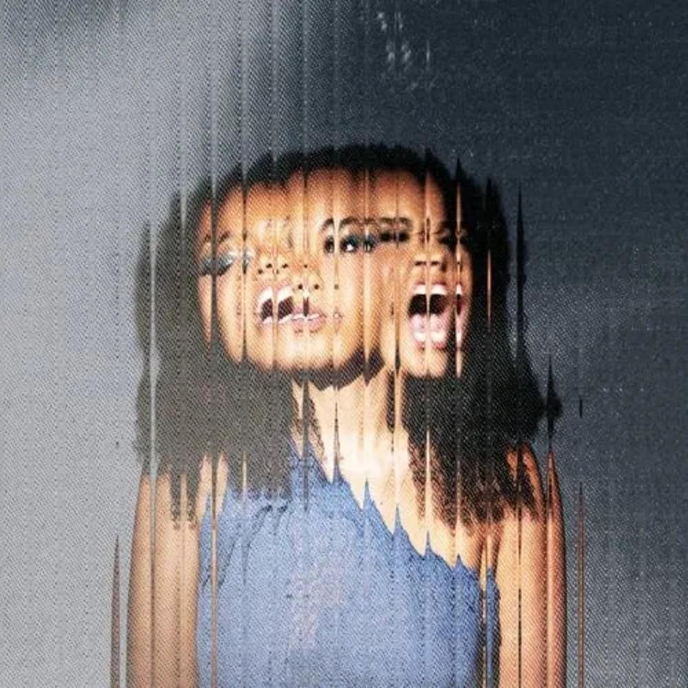 Portada de Álbum "Tudo é minha culpa", de Joyce Alane