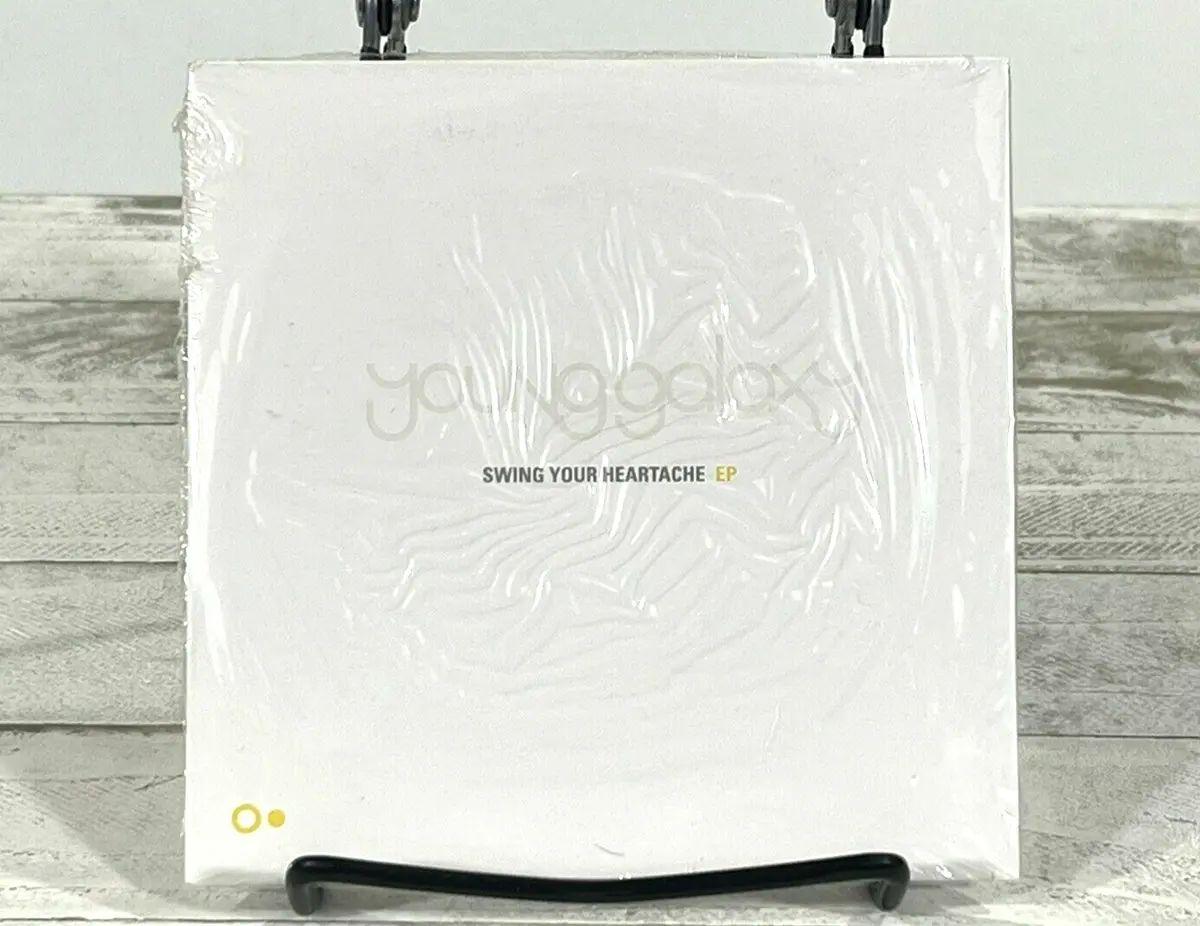 Capa do Single/EP "Swing Your Heartache", de Young Galaxy