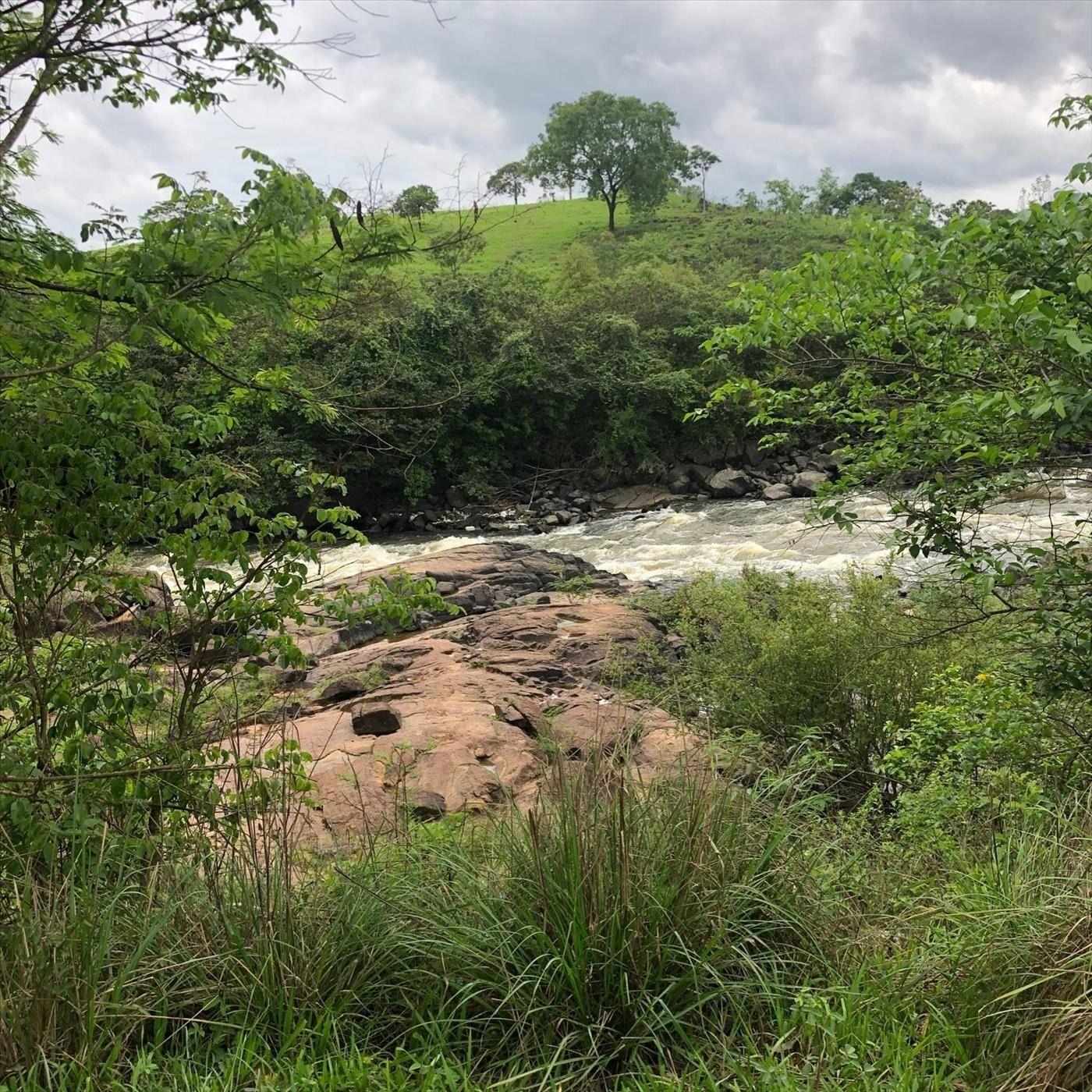 Portada de Sencillo/EP "À Beira", de Iasmin Hallac