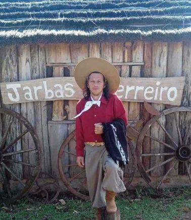 Portada de Sencillo/EP "Carrera Empatada", de Jarbas Guerreiro