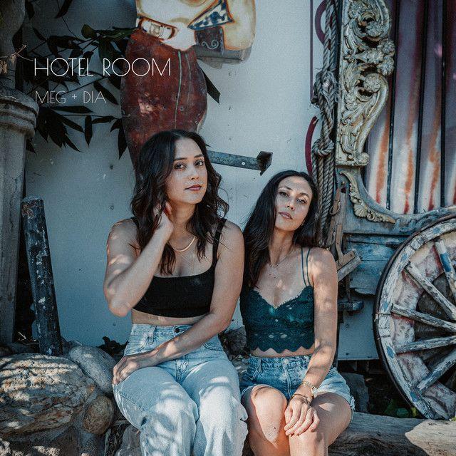 Capa do Single/EP "Hotel Room", de Meg & Dia