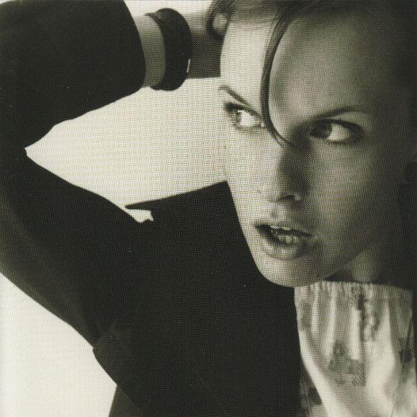 Capa do Single/EP "Visitor", de Nina Kinert