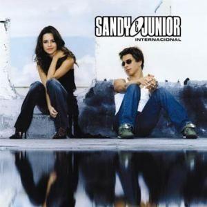 Capa do Álbum "Internacional", de Sandy & Junior
