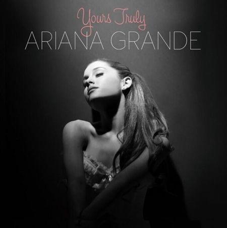 Portada de Álbum "Yours Truly", de Ariana Grande