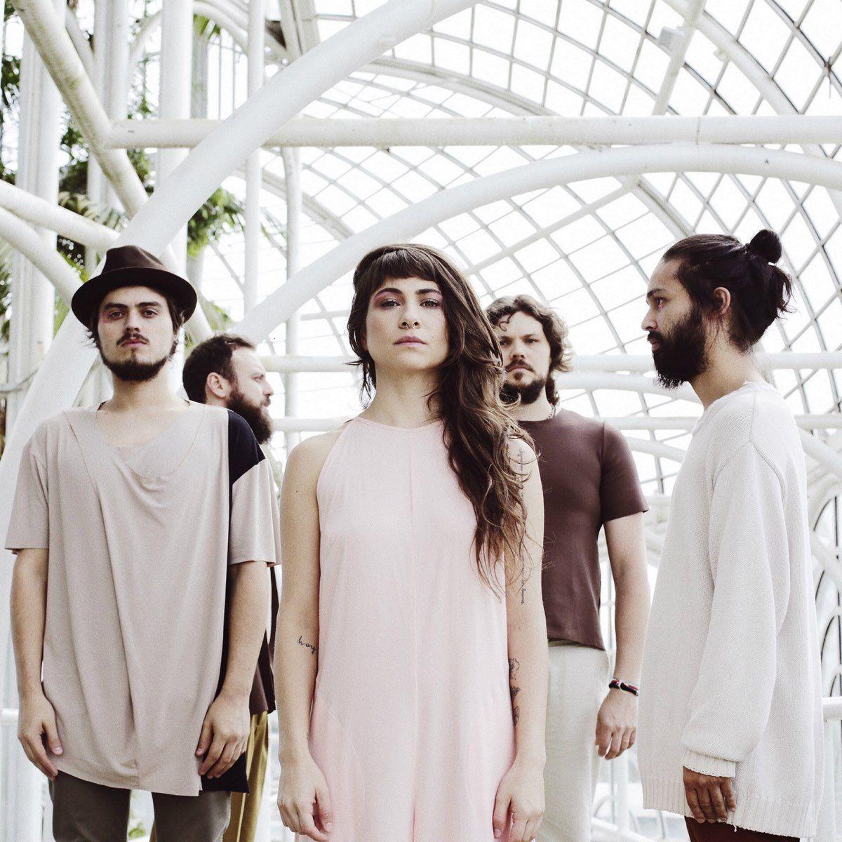 Single/EP cover of "Tempo" by A Banda Mais Bonita da Cidade