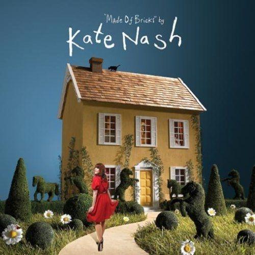 Capa do Álbum "Made of Bricks", de Kate Nash