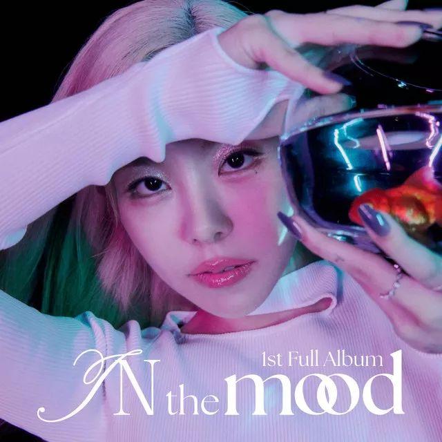 Capa do Álbum "IN the mood", de Whee In