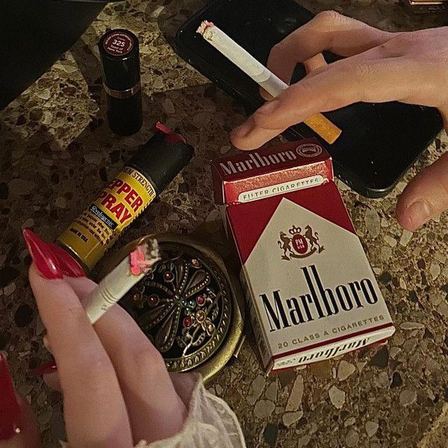 Portada de Sencillo/EP "Every Girl Gets Her Wish", de Saint Avangeline