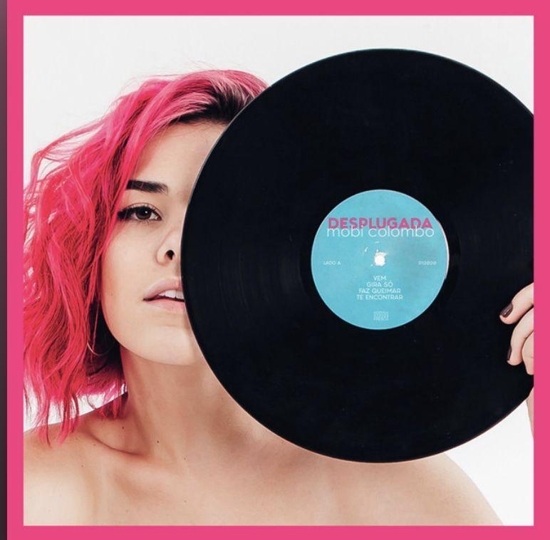 Portada de Álbum "Desplugada", de Mobi Colombo