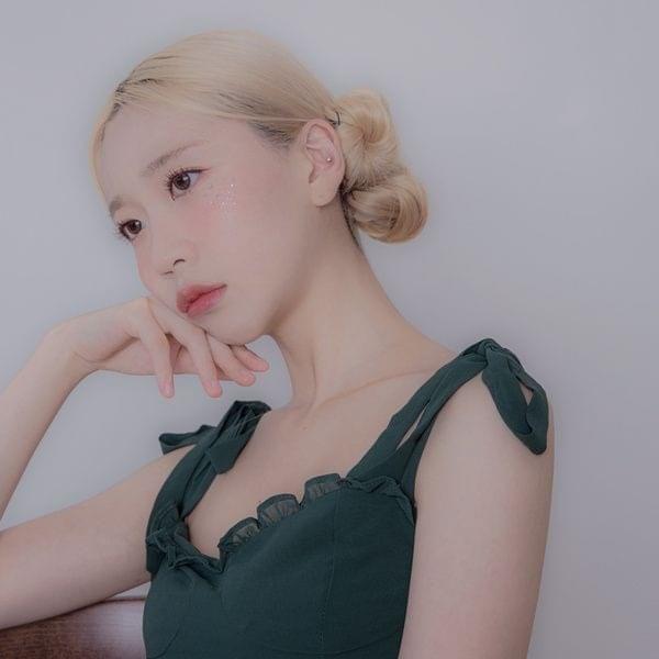 Capa do Single/EP "I Can't Sleep", de NAHEE (나히)