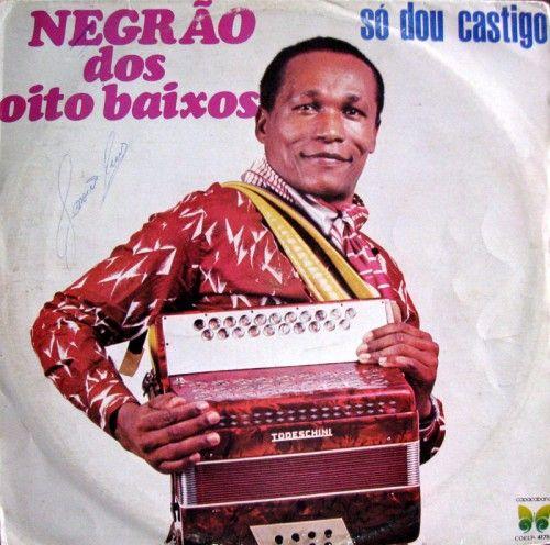 Album cover of "Só Dou Castigo" by Negrão Dos Oito Baixos