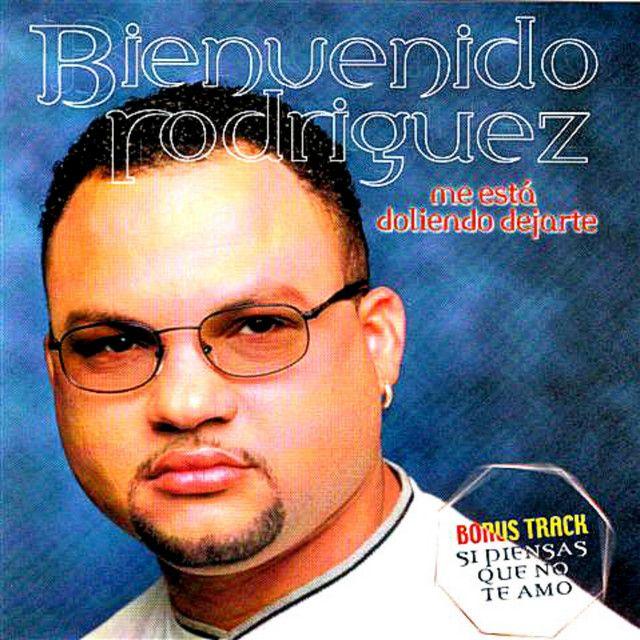 Portada de Álbum "Me Está Doliendo Dejarte", de Bienvenido Rodríguez