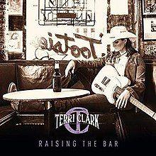 Capa do Álbum "Raising The Bar", de Terri Clark