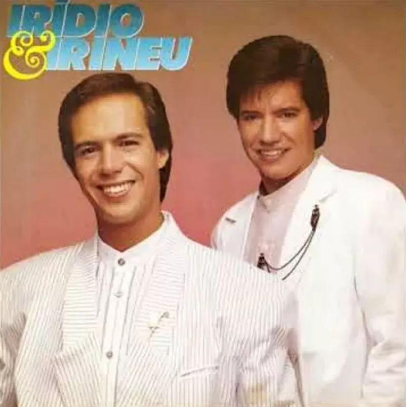 Portada de Álbum "Por Causa de Você ", de Iridio e Irineu