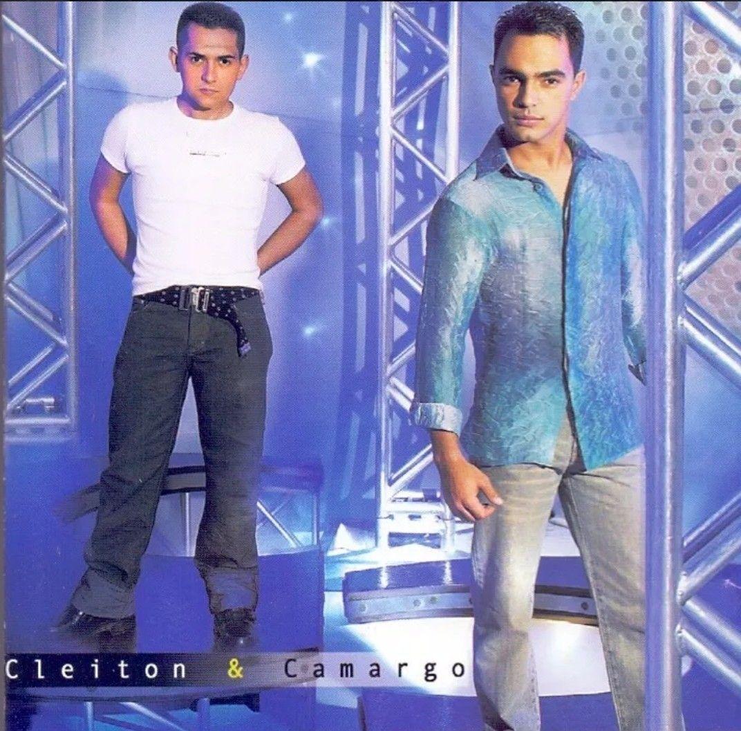 Portada de Álbum "Amor No Carro", de Cleiton e Camargo