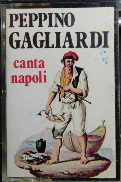 Album cover of "Canta Napoli" by Peppino Gagliardi