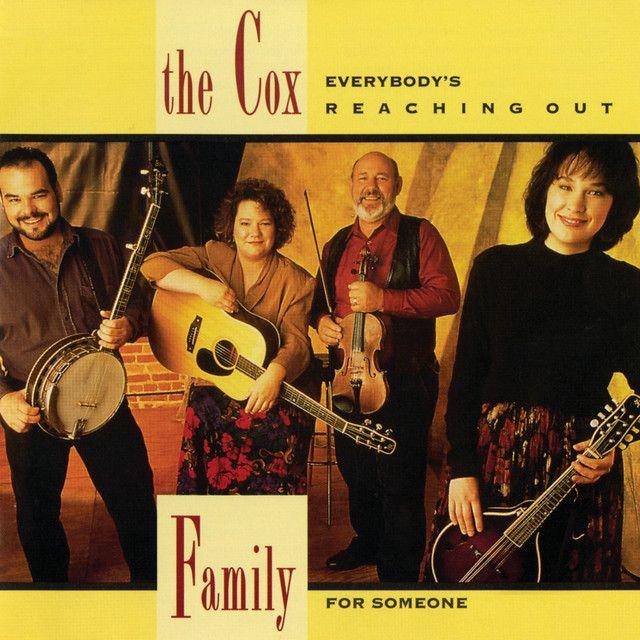 Portada de Álbum "Everybody's Reaching Out For Someone", de The Cox Family