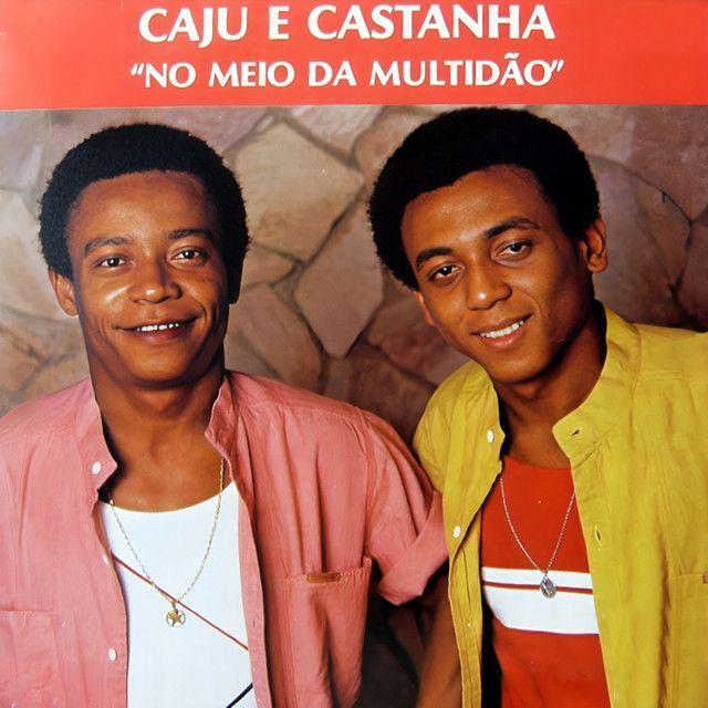 Capa do Álbum "No Meio da Multidão", de Caju & Castanha