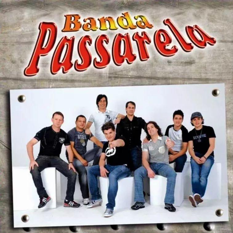 Portada de Álbum "A Culpa É Sua", de Banda Passarela