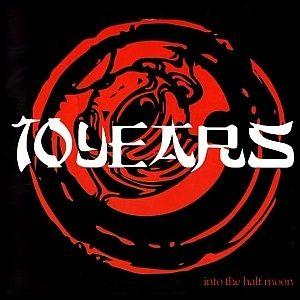 Capa do Álbum "Into The Half Moon", de 10 Years