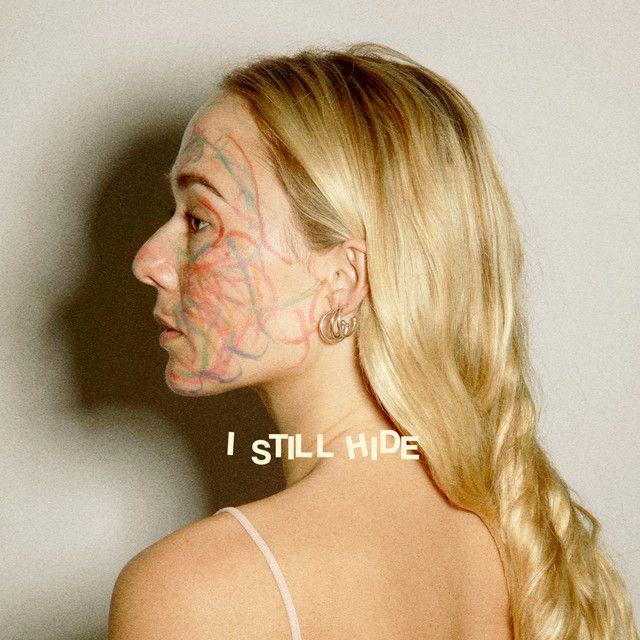 Capa do Álbum "I Still Hide", de Alba August