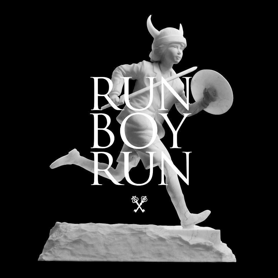 Portada de Sencillo/EP "Run Boy Run", de Woodkid