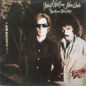 Portada de Álbum "Beauty On A Back Street", de Daryl Hall & John Oates