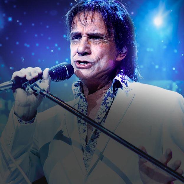 Na imagem, foto do cantor Roberto Carlos.