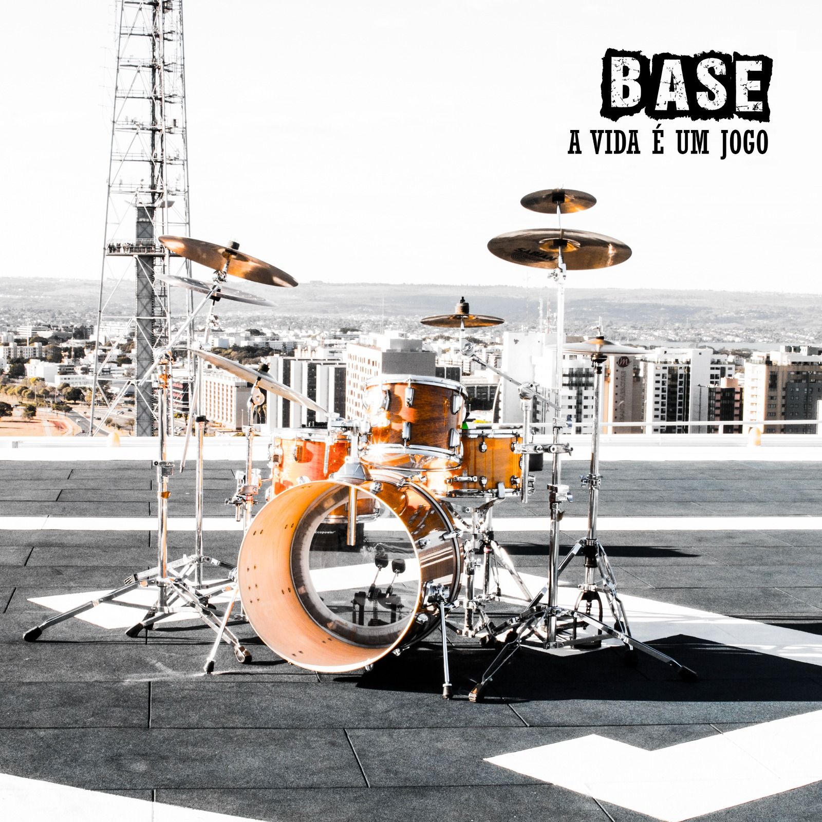 Capa de A Vida é um Jogo, EP de estreia da banda BASE