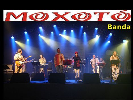 Banda Moxotó - Sacode a Poeira: lyrics and songs