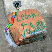 Capa do Álbum "León de Juguete", de Cualquier Cosa