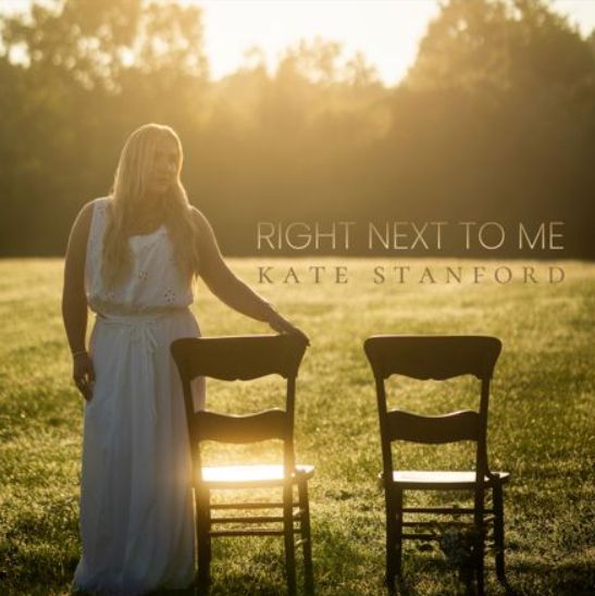 Capa do álbum "Right Next To Me", de Kate Stanford