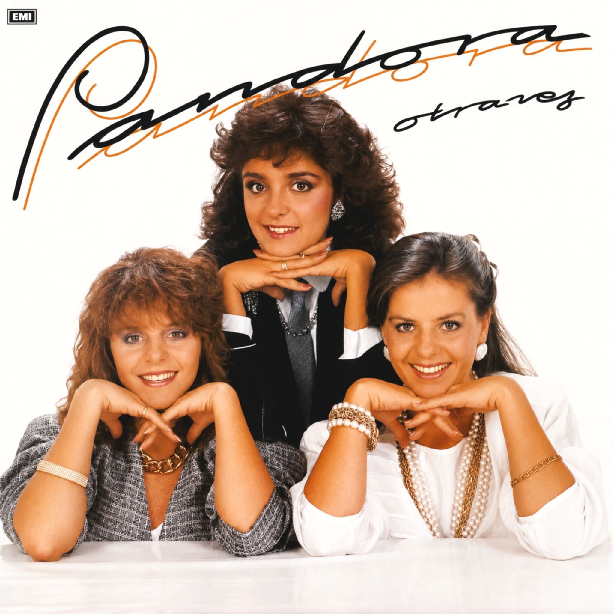Capa do álbum "Otra Vez", de Pandora