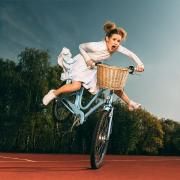 Portada de Sencillo/EP "Падать В Грязь", de Монеточка (Monetochka)