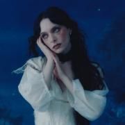 Portada de Álbum "Cruel World", de Holly Humberstone