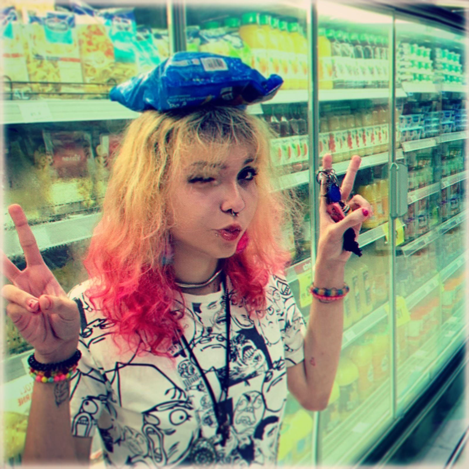 She's so Crazzzzzzzy! Love Her!!! | Single/EP de loopcinema