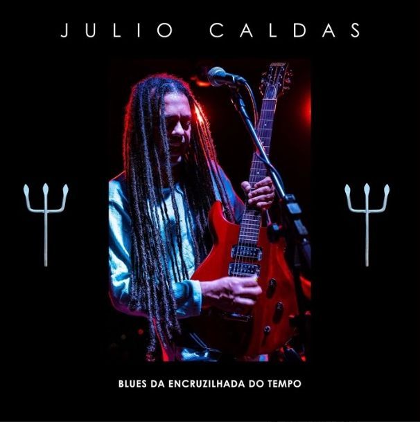 Capa do álbum "Blues da Encruzilhada do Tempo", de Julio Caldas