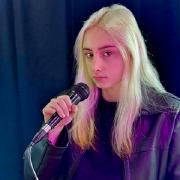 Portada de Sencillo/EP "Boneca Russa (Acústico)", de Renata Schneider