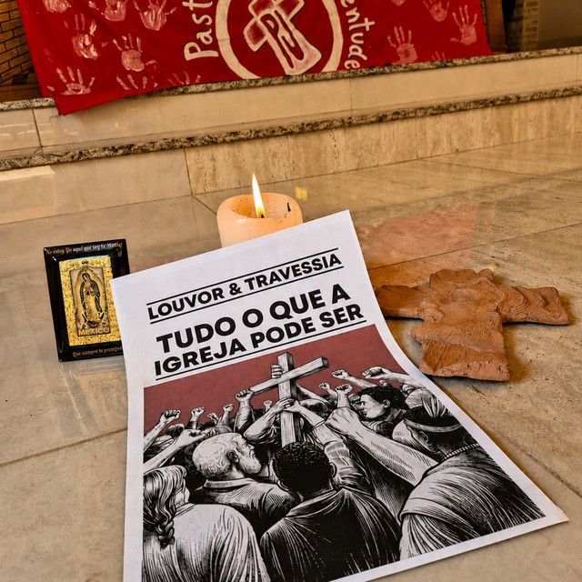 Capa do álbum "Tudo o Que a Igreja Pode Ser", de Louvor e Travessia