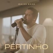 Pertinho (Ao Vivo)}