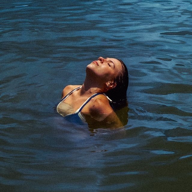 Portada del álbum "TRANSBORDAR", de Mafe Peccin