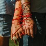 Portada de Sencillo/EP "laço invisível", de Mafe Peccin