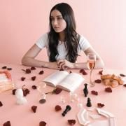 Portada de Álbum "Todo A La Mitad", de Camila Orantes