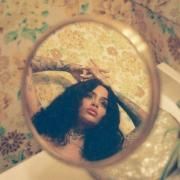 Capa do Álbum "While We Wait", de Kehlani