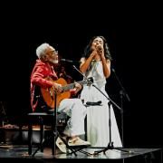 A Paz (part. Gilberto Gil) (Ao Vivo)}