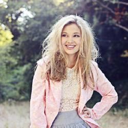 Photo of Olivia Holt