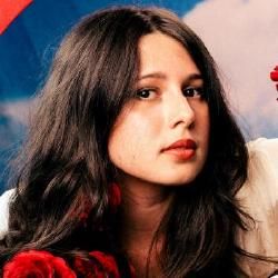 Foto de Julia Guedes (Pop)