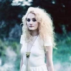Photo of Janet Devlin