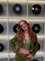 Yes Sir, I Can Boogie (feat. Claudia Arenas)